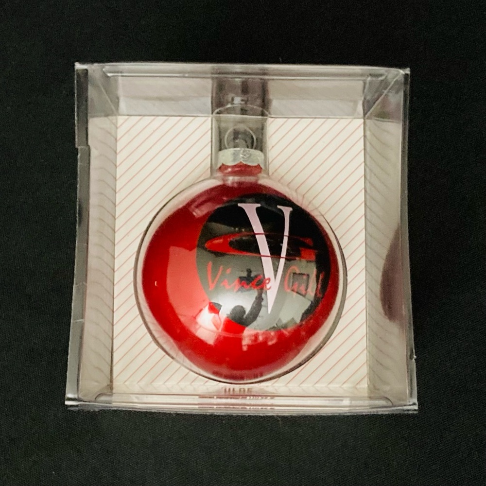 ⭐️ Vintage 1996 Santa’s Rockshop Vince Gill Christmas Ornament